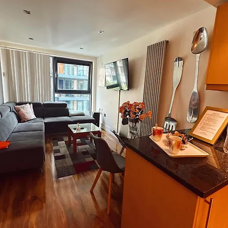 Canary Wharf - Luxury Apartments-3